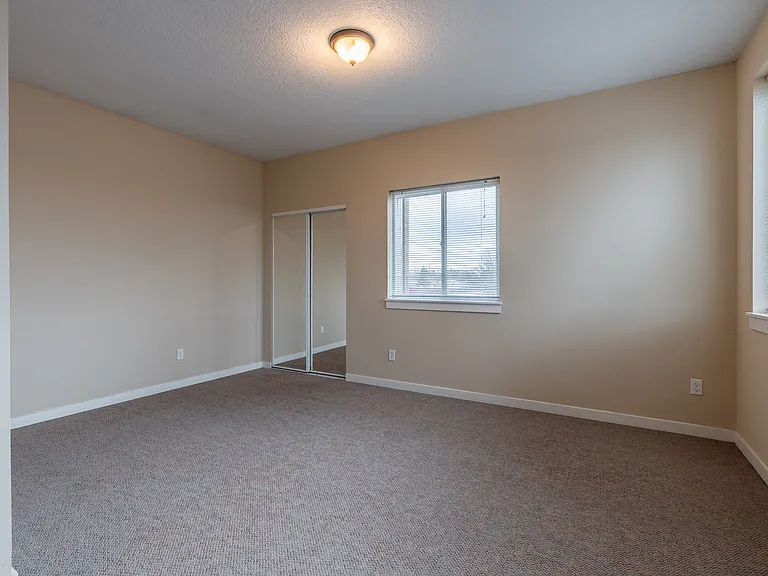 4x2 Bedroom 4x2 Bedroom