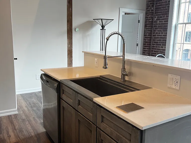212 Morgan St #A — Photo 5