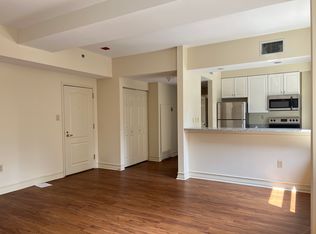 202 S 17th St #11C, Philadelphia, PA 19103