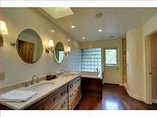 4th image of 18694 Blythswood Dr