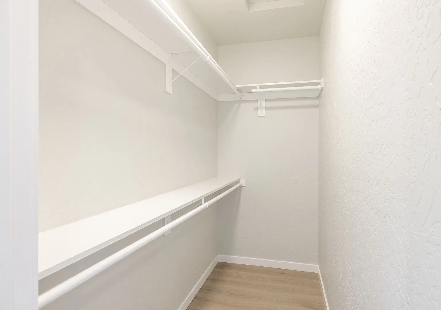 The Vistas Townhomes - 4512 North Dearborn Drive — Photo 3