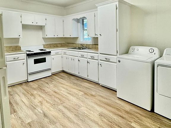 4th image of 908 E Pershing St