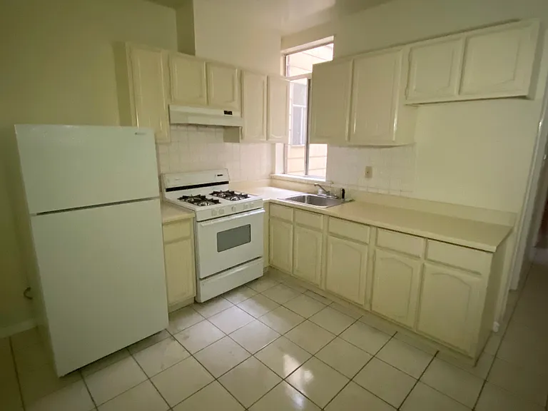 457 10th Ave #222 — Photo 9