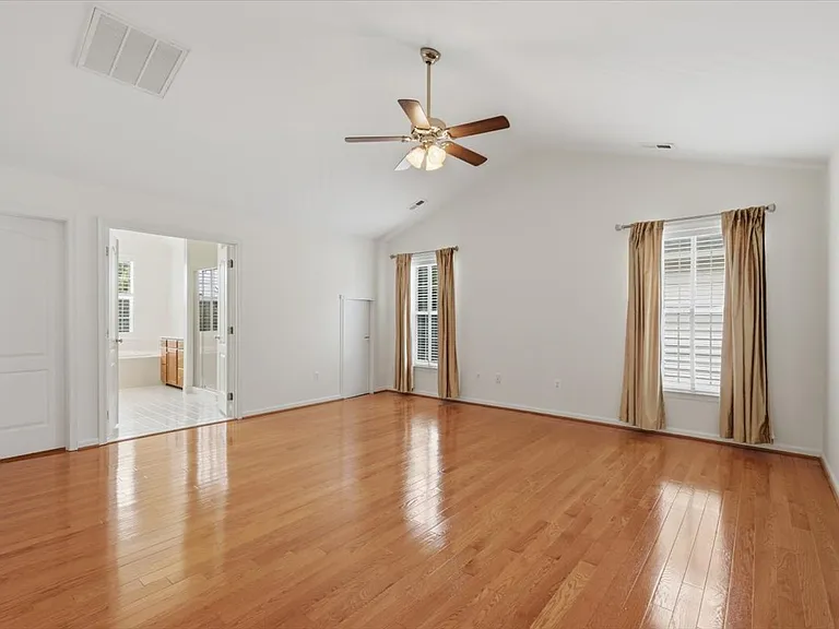 20242 Hidden Creek Ct — Photo 55