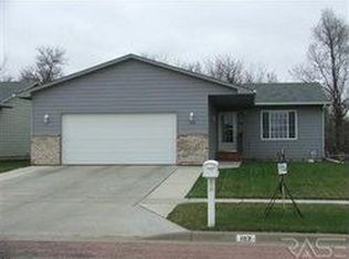 102 Kia Dr, Hartford, SD 57033