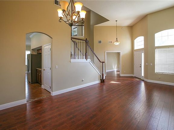 3rd image of 12956 Entrada Dr