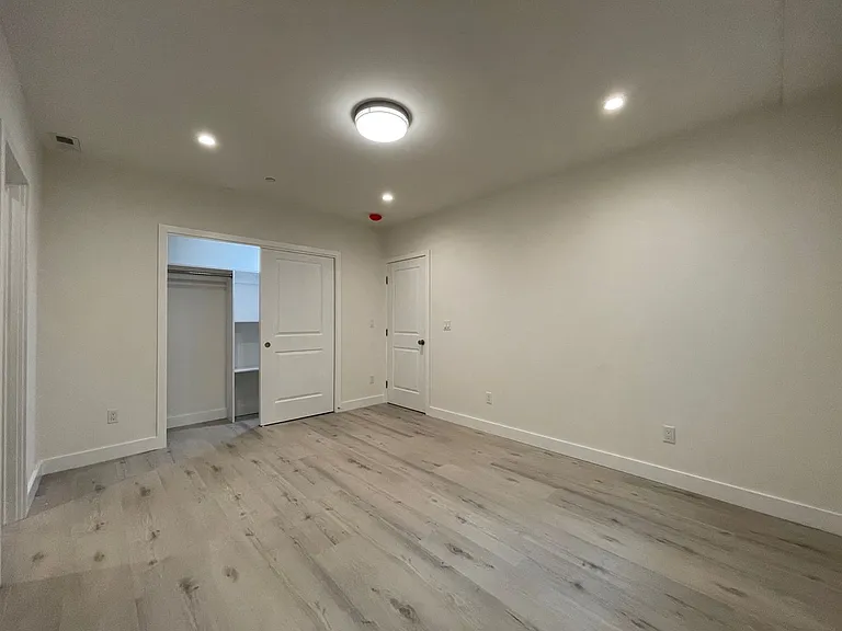 242 Holloway Ave — Photo 3