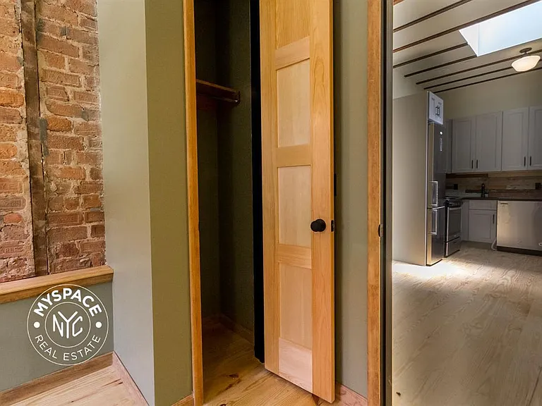 212 Starr St #2L — Photo 6