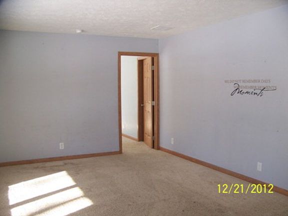 3rd image of 621 Redwood Dr