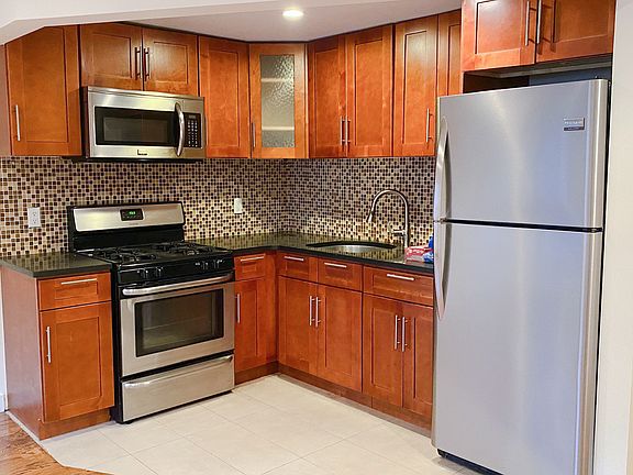 3rd image of 389 Nostrand Ave #Gr1