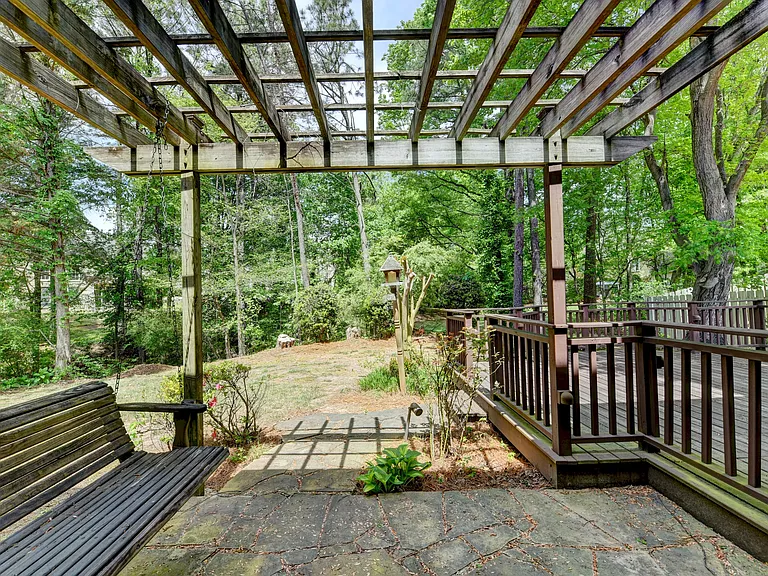 6535 Ganton Dr — Photo 37