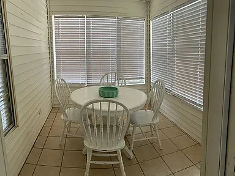 206 W Island Square Dr — Photo 9