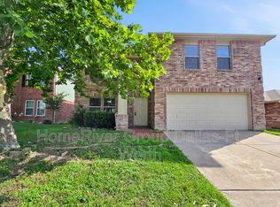 5324 New Castleton Ln, Fort Worth, TX 76135