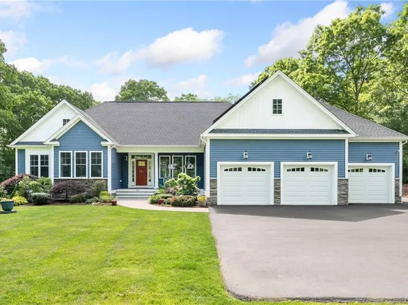 22 Lake St, Rehoboth, MA 02769