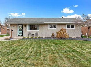 7025 Willow Creek Dr, Canton, MI 48187