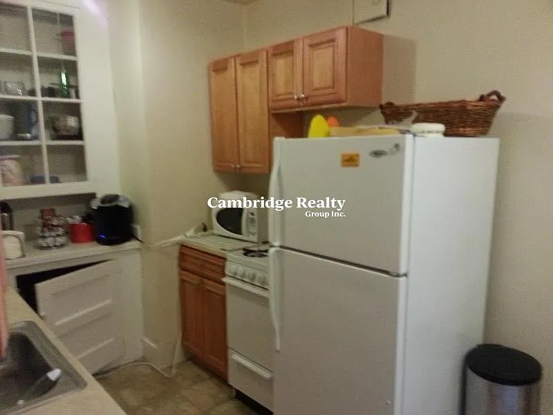 1 bed, 1.0 bath, $2,400 — Photo 2