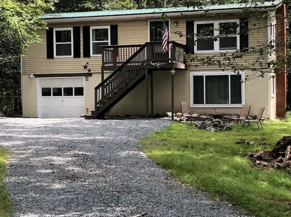 90 Windsor Rd, Hawley, PA 18428