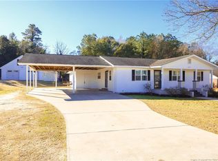 377 W Parkton Tobermory Rd, Parkton, NC 28371