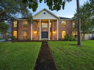 1414 W Castlewood Ave, Friendswood, TX 77546
