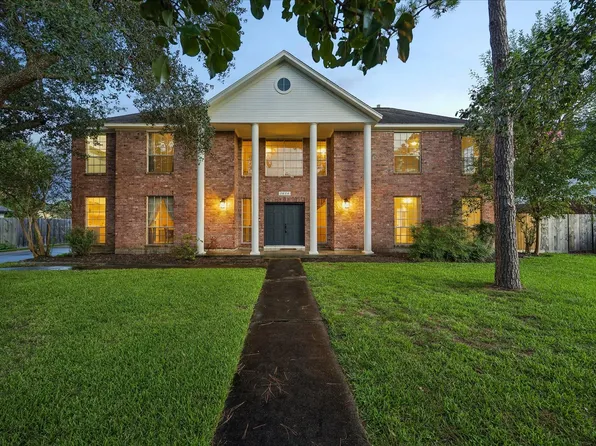 1414 W Castlewood Ave, Friendswood, TX 77546