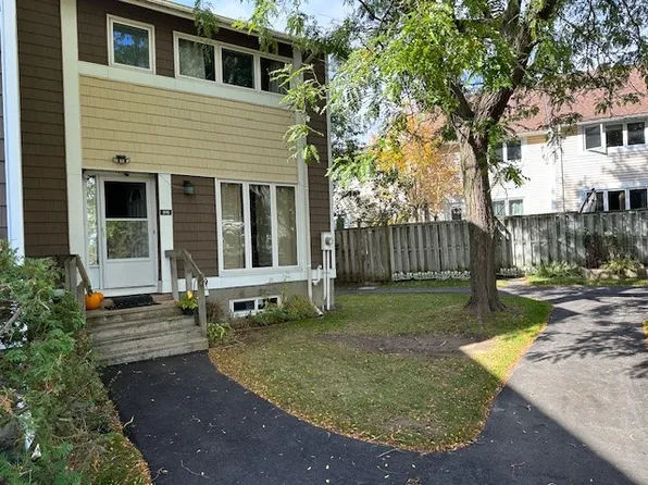 315 Stowe Ct, Ottawa, ON K2K 1Z6