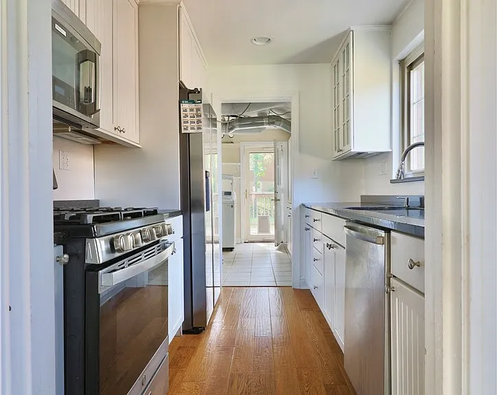 633 Crystal Dr — Photo 9
