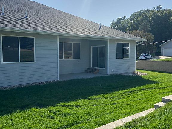 2nd image of 3401 Lafayette Dr