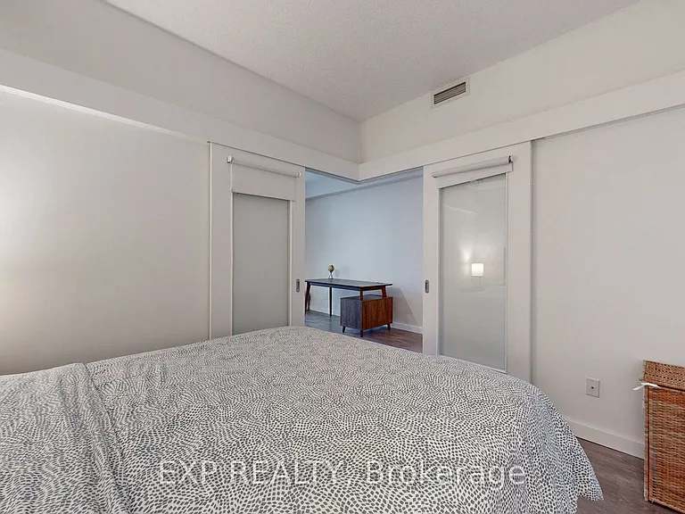 8 York St #2404 — Photo 18