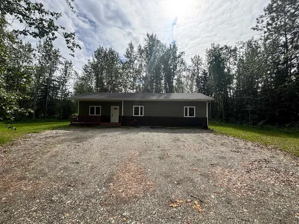 1682 Palomino Dr, North Pole, AK 99705