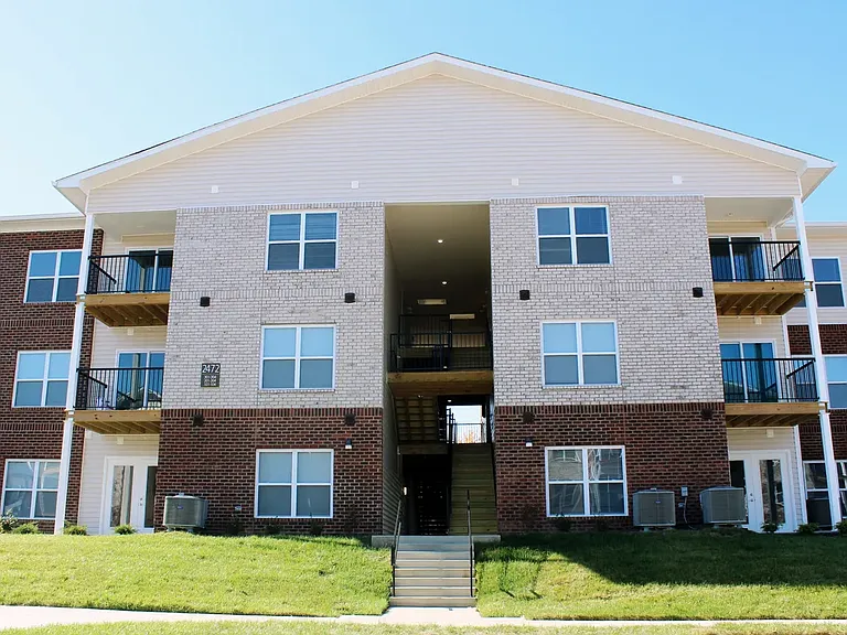Oakdale Apartments — Photo 9