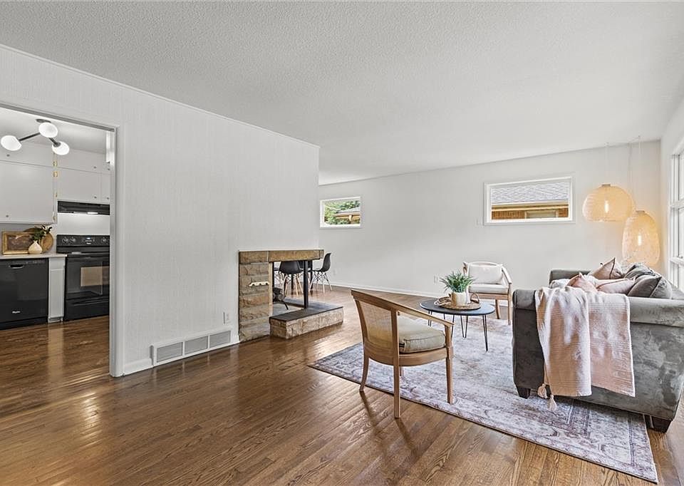 1st image of 2512 N 65th Ter