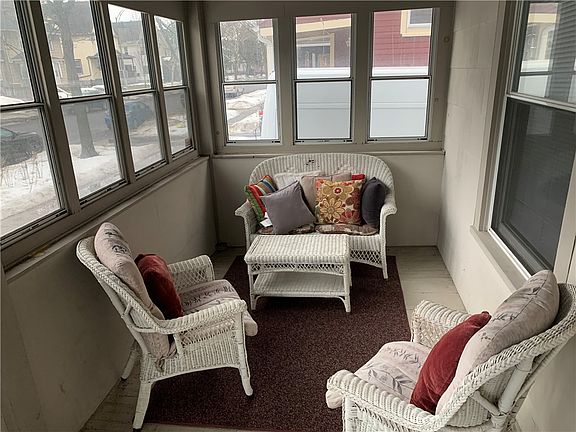 3rd image of 487 Parsells Ave