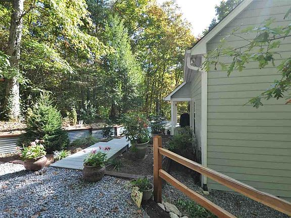 3rd image of 334332 Rainbow Cir
