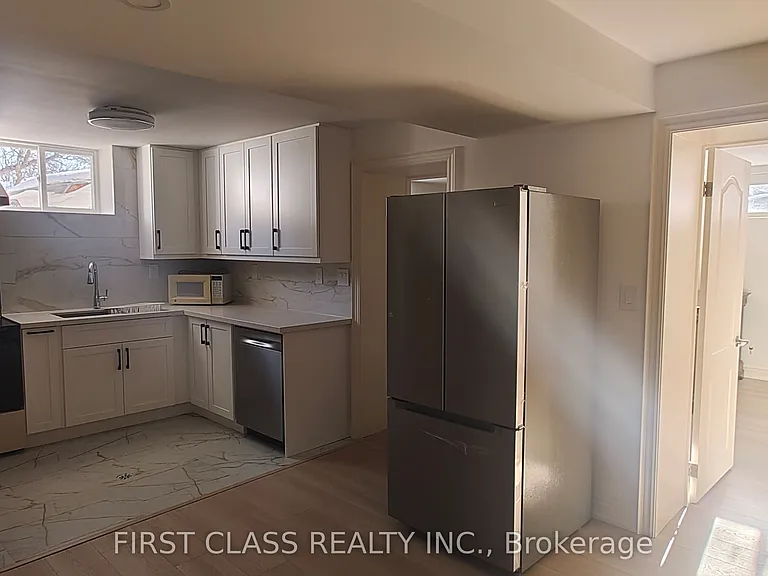 1 Ottawa Ct — Photo 1