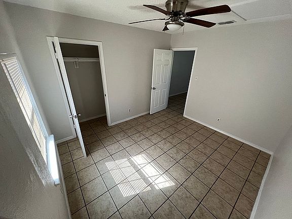 3rd image of 1717 Lincoln St