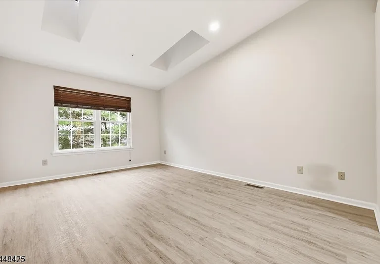 604 Knollwood Ct — Photo 26