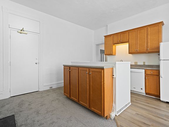 3rd image of 2119 Sidney St #2