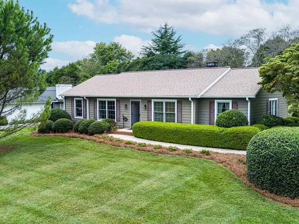 1451 S Peace Haven Rd, Clemmons, NC 27012