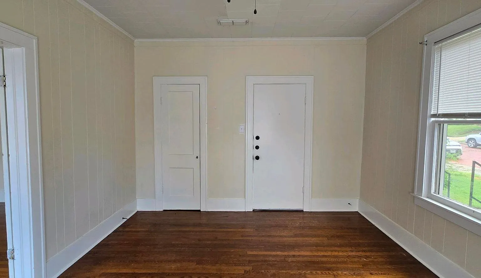 420 S Spring Ave Lease Up Only — Photo 4