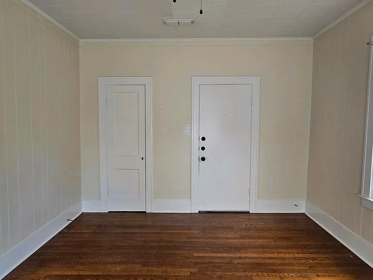 420 S Spring Ave — Photo 4