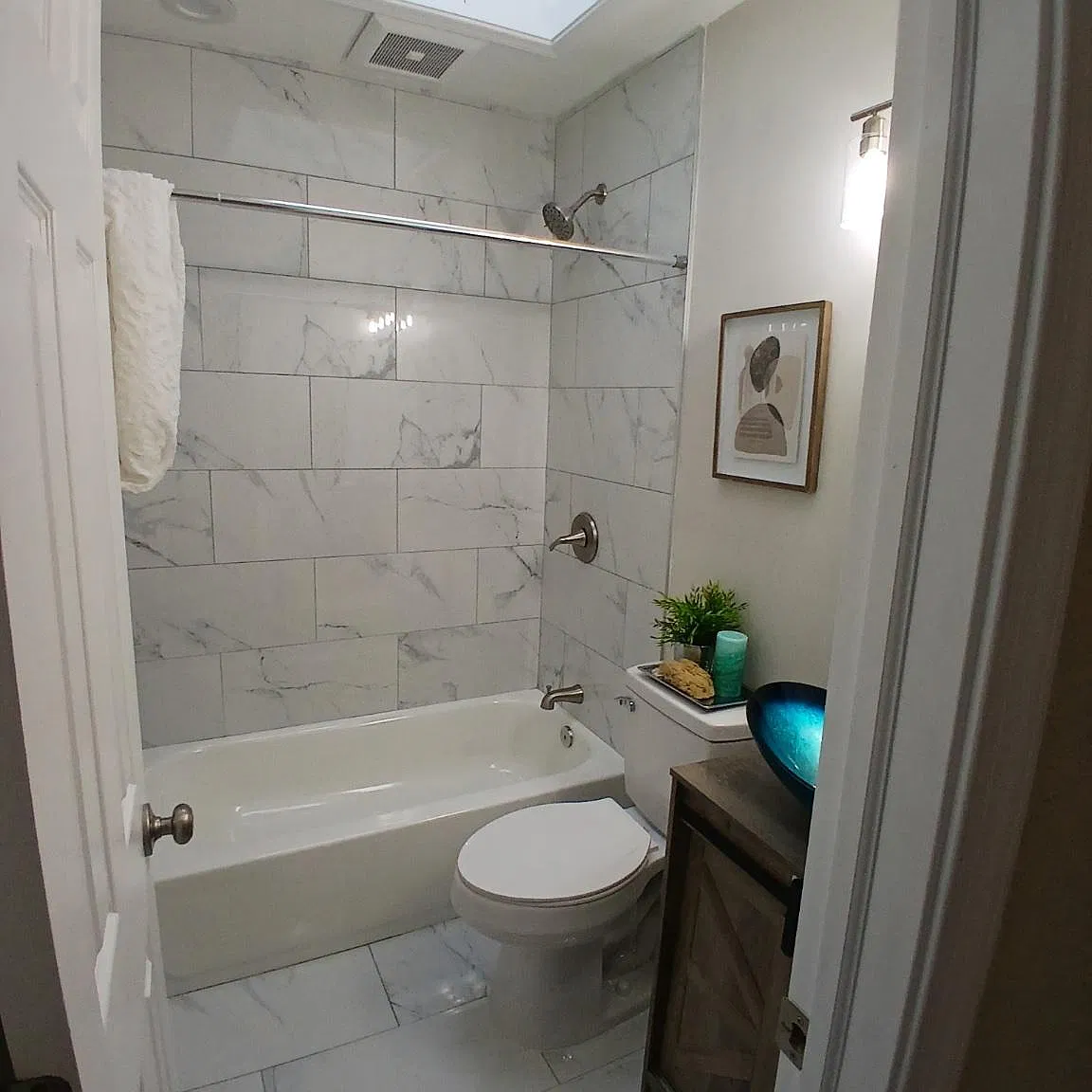 3 bed, 2.0 bath, 896 sqft, $1,650 — Photo 3