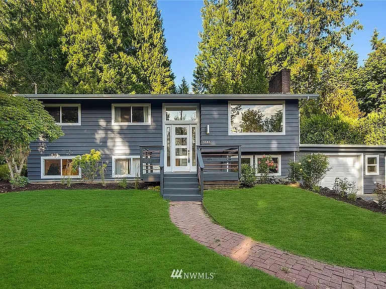 5606 231st Ave SE — Photo 1
