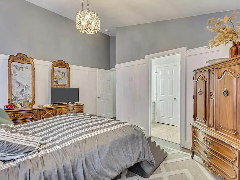 1105 S 1420 E — Photo 9