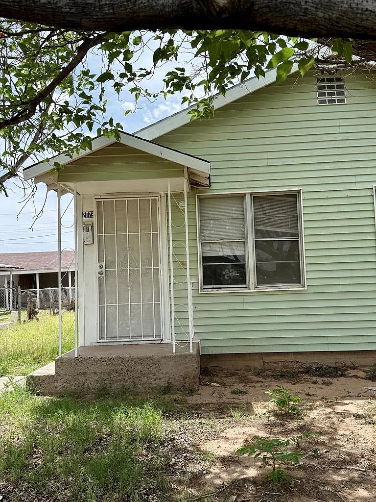 1 bed, 1.0 bath, 552 sqft, $900 — Photo 1
