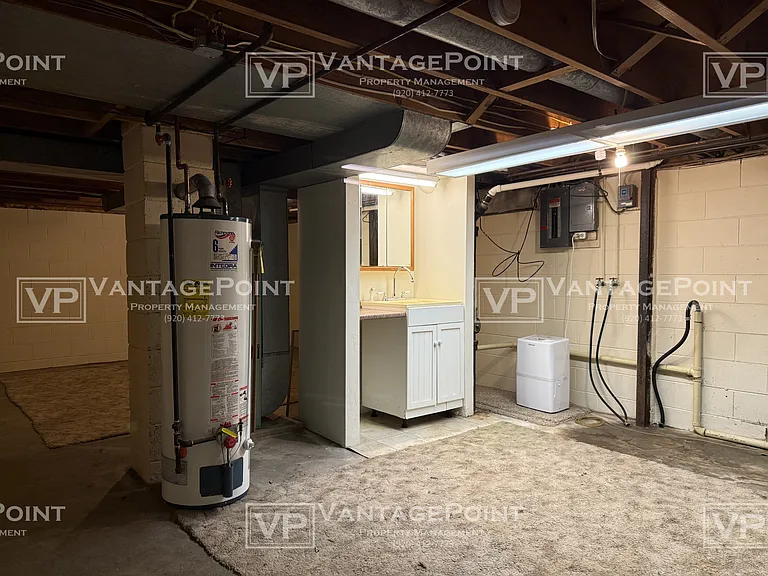 606 E Taft Ave — Photo 16