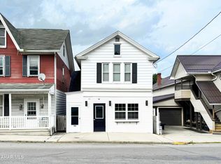304 E 2nd St, Williamsburg, PA 16693