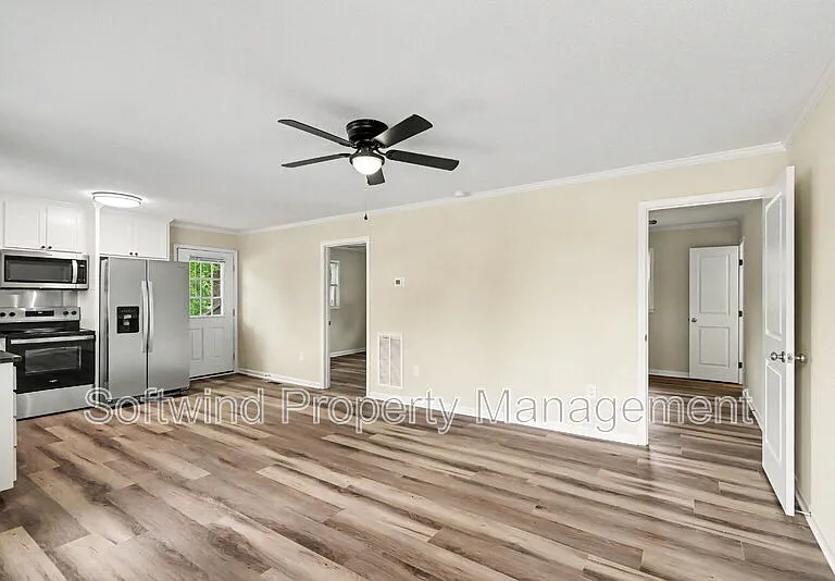 1050 Pinecrest Dr — Photo 6