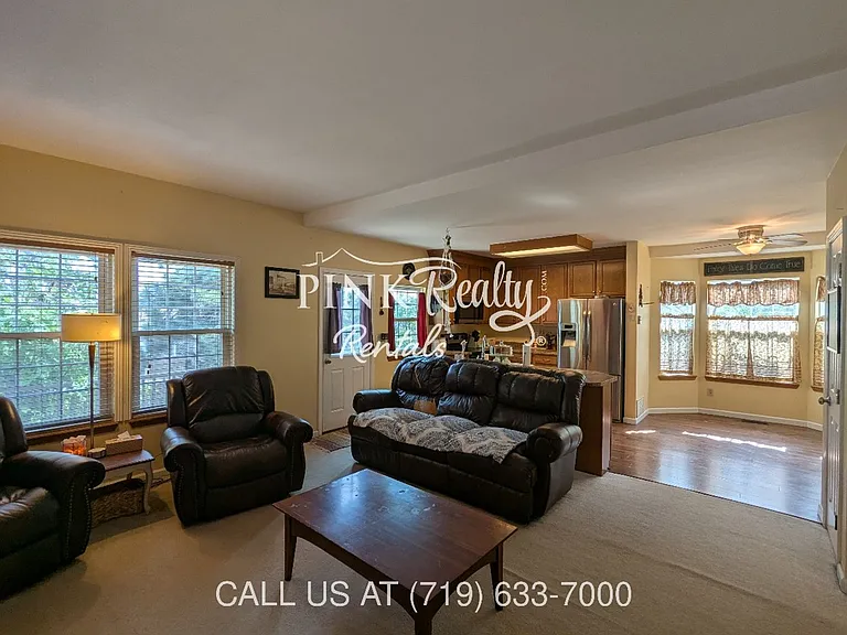 8560 Avens Cir — Photo 39