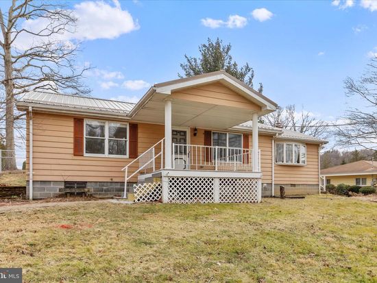 670 Scenic Ln, Ridgeley, WV 26753