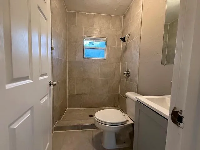 400 Metcalf Ct #418 — Photo 11